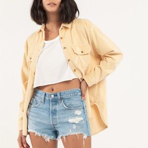 Levi's women’s 501 original denim Jean shorts size 28 light wash cotton denim